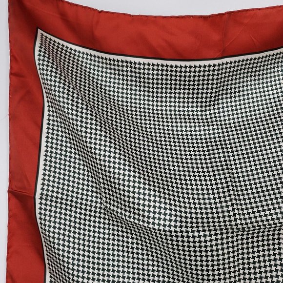 Vintage Silk Scarf Neckerchief Hunter Green Red Houndstooth Hand Rolled 19" - Picture 6 of 7